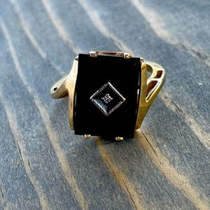 Vintage 10k Gold & Black Onyx Ring with Diamond